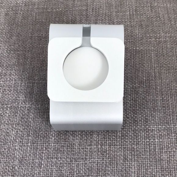 mobi.D™️ iwatch stand (silver) - Picture 1 of 6